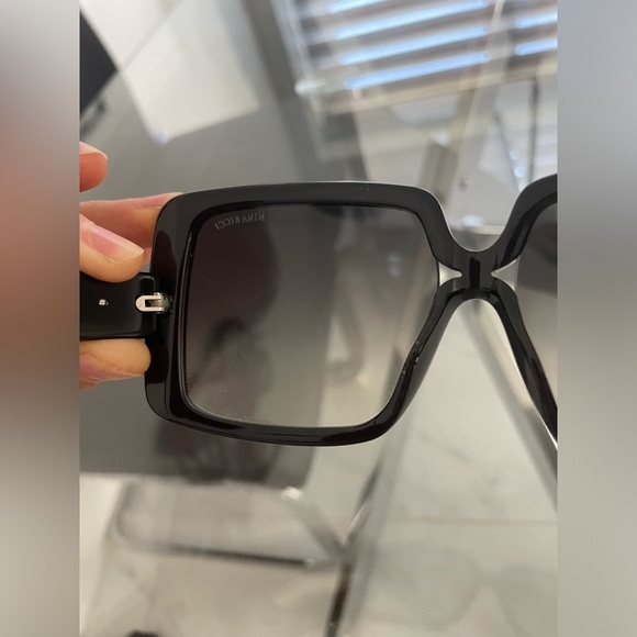 NINA RICCI SUNGLASSES - Picture 6 of 16